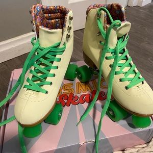 Women’s Size 11 Retro Roller Skates